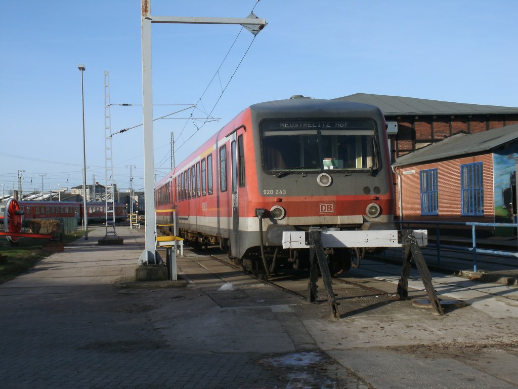 928 243-5,am 28.Dezember 2012,stand im Bh Rostock.