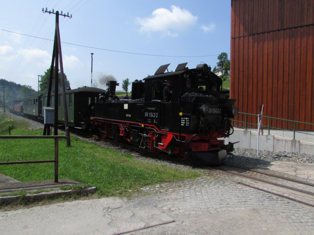 99 1542-2 fuhr am 14.Juli.2013 �ber dem B� an der Fahrzeughalle Schl�ssel dr�ber