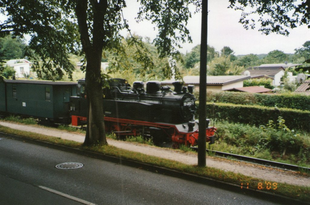99 4802-7 hielt am 11.August.2009 an der Trapeztafel in Binz(Gescannt)