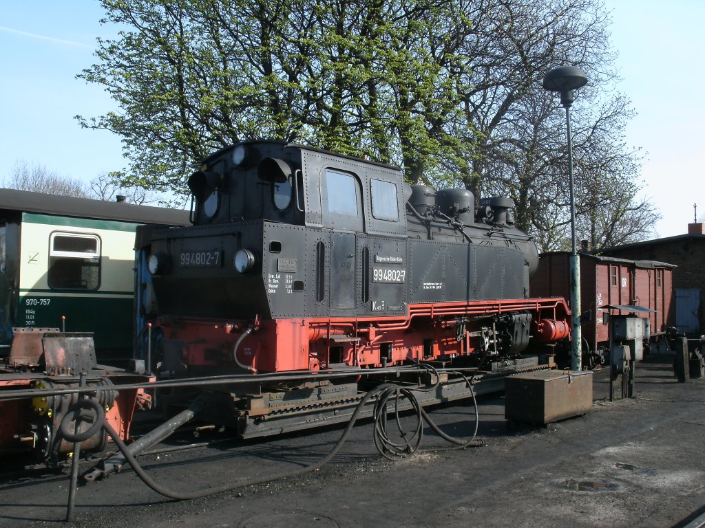 99 4802-7,am 19.April 2012,auf einem Rollwagen in der Einsatzstelle Putbus.