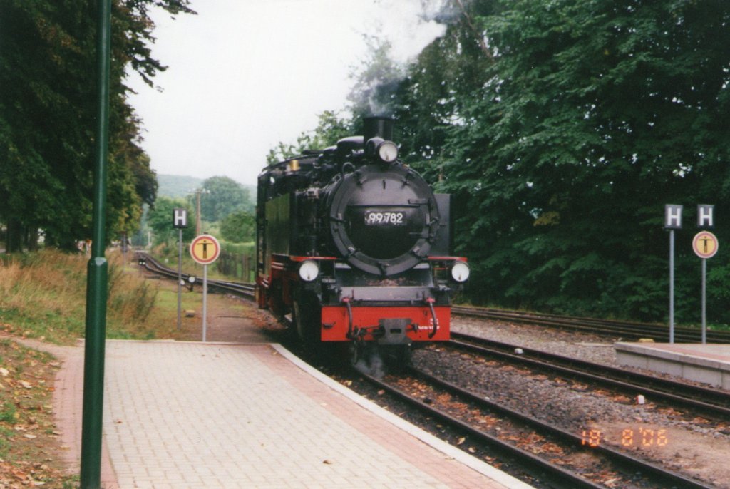 99 782 bei Umfahren ihres Zuges am 18.August.2006 in Binz(Gescannt)