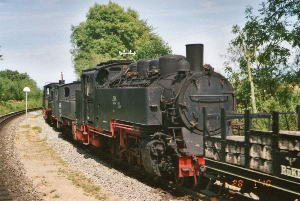 99783,764.431,994603 und 99594 an der Einfahrt des Bahnhofs Putbus am 28.Juli.2010(Gescannt)