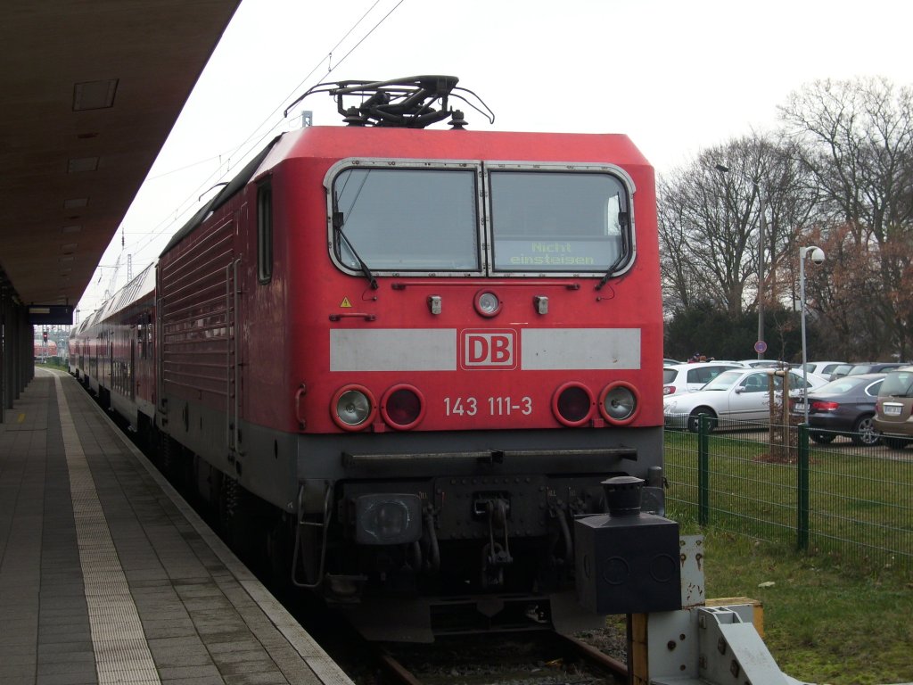 Abgestellt in Warnemnde am 05.Dezember 2009 stand 143 111. 