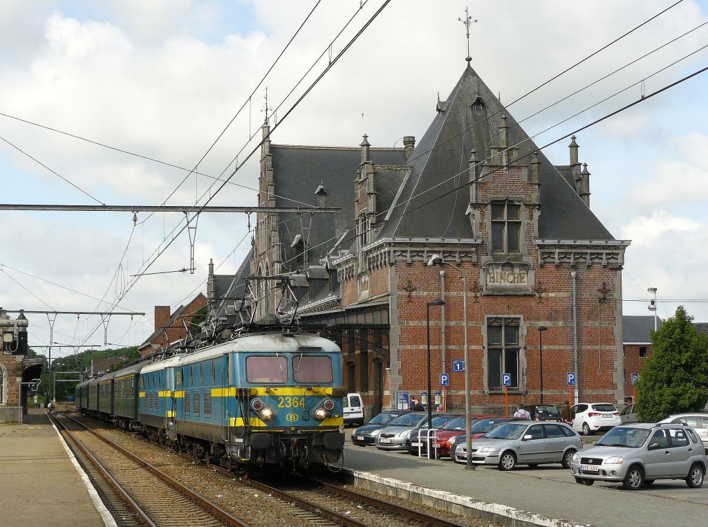 Abschied reeks 23 (Baureihe23). Binche 23-06-2012.
Afscheid van de reeks 23 Binche 23-06-2012.