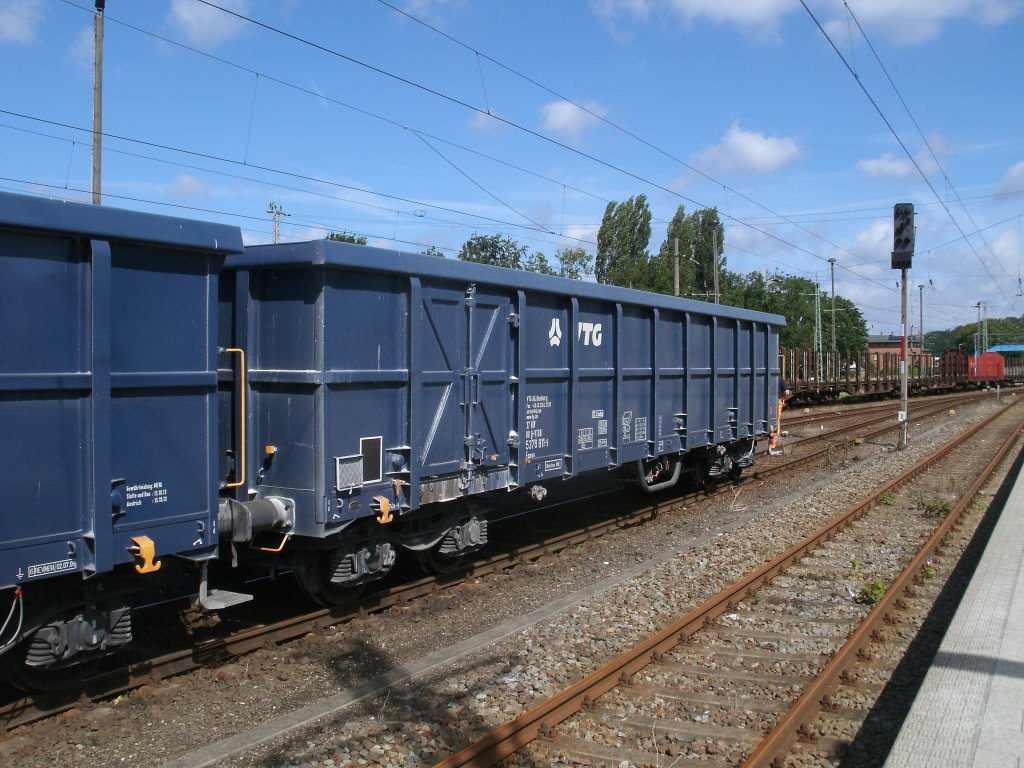 Am 20.August 2011 wurden in Bergen/Rgen der 1.Teil mit Kreide beladene Eanos-Wagen bis zum Nachmittag abgestellt.