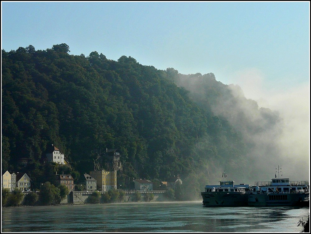 Am Morgen des 12.09.2010 lichtet sich der Nebel langsam �ber der Donau in Passau. (Jeanny)