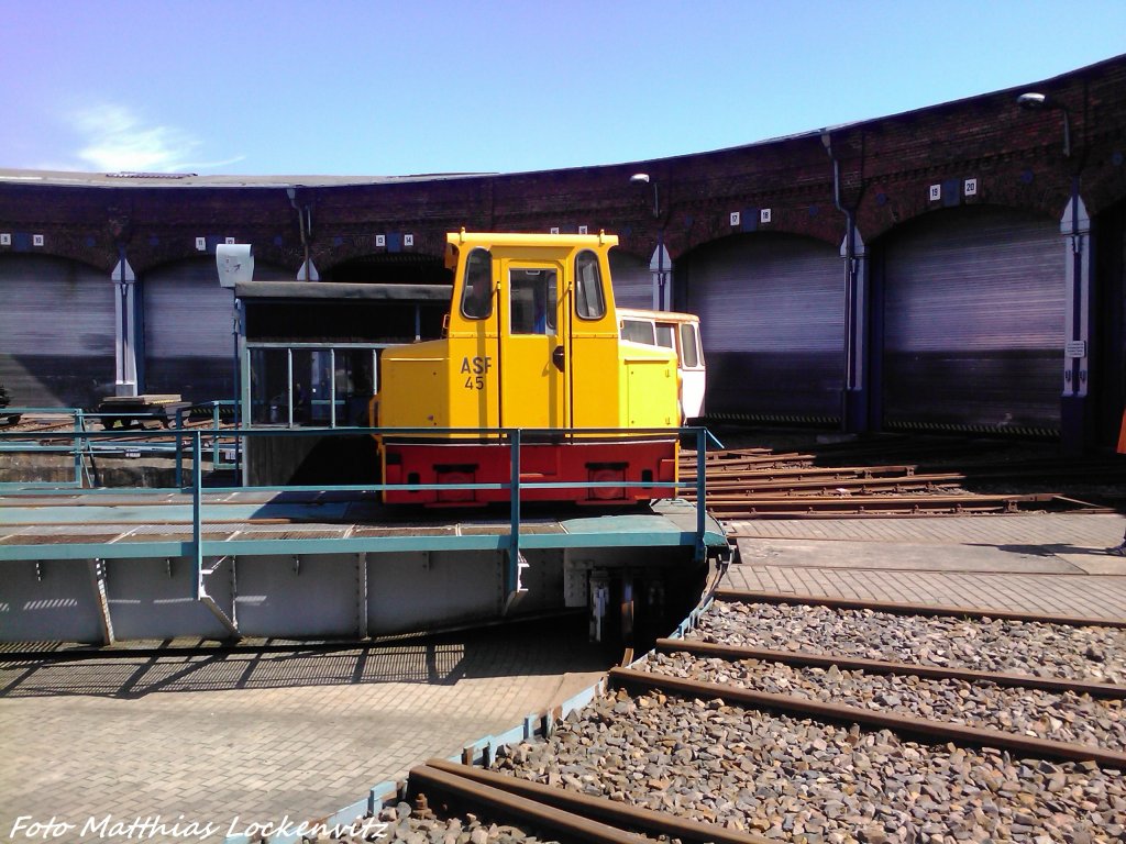ASF F�hrt von der Drehscheibe herrunter in Pasewalk am 4.5.13