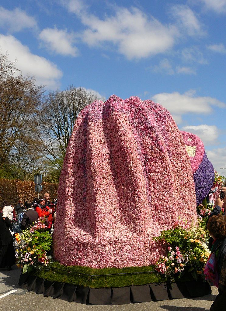 Blumenkorso 2013. Hoofdstraat, Sassenheim 20-04-2013.

Bloemencorso 2013. Hoofdstraat, Sassenheim 20-04-2013.