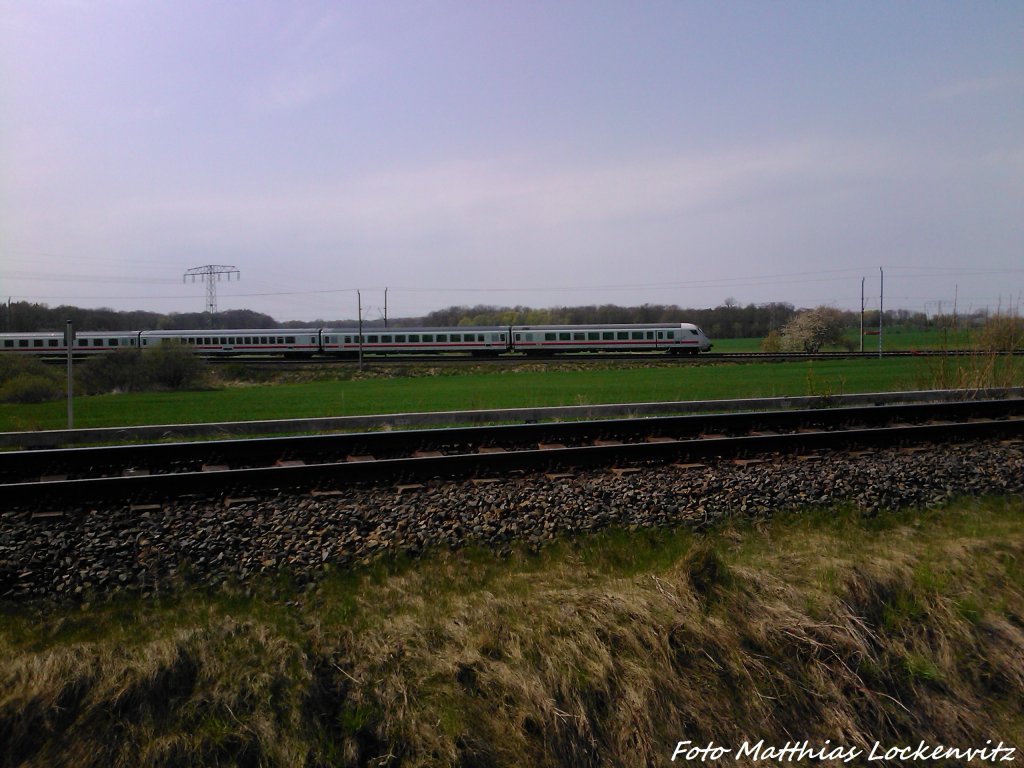 BR 101 mit InterCity kurz vor Bergen auf R�gen am 7.5.13