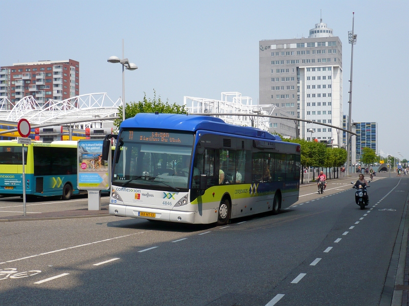 Bus 4846 Stationsplein Leiden 25-07-2010.