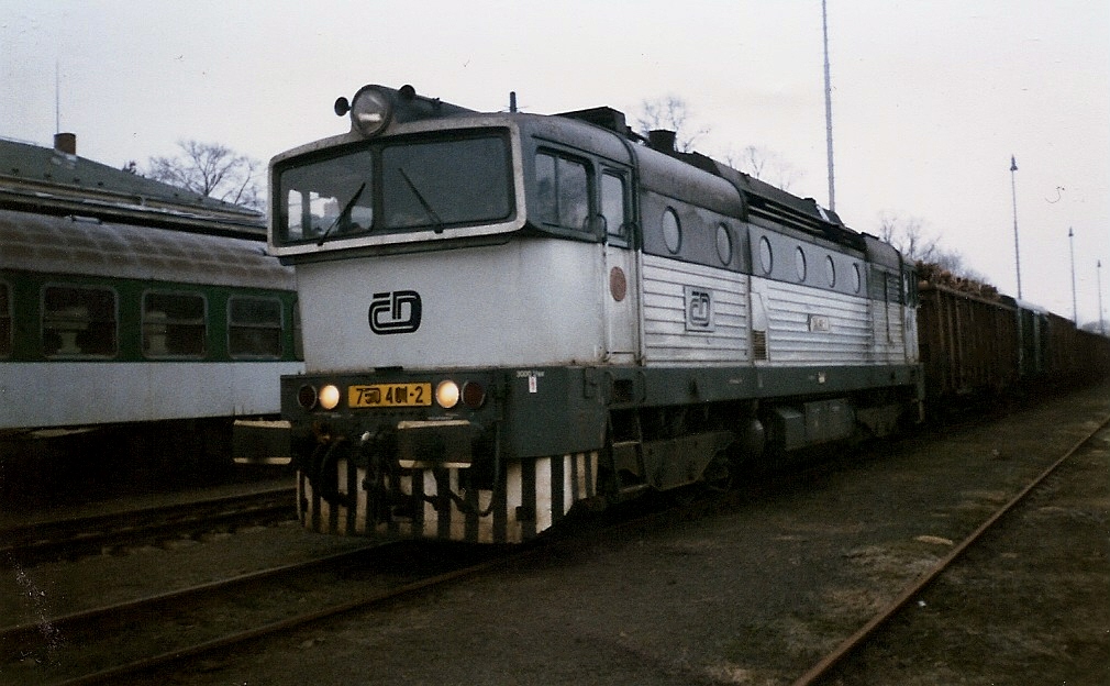 CD 750 401 mit einem Gterzug im Januar 1999 in Hradek nad Nisou (Strecke Zittau-Liberec).
