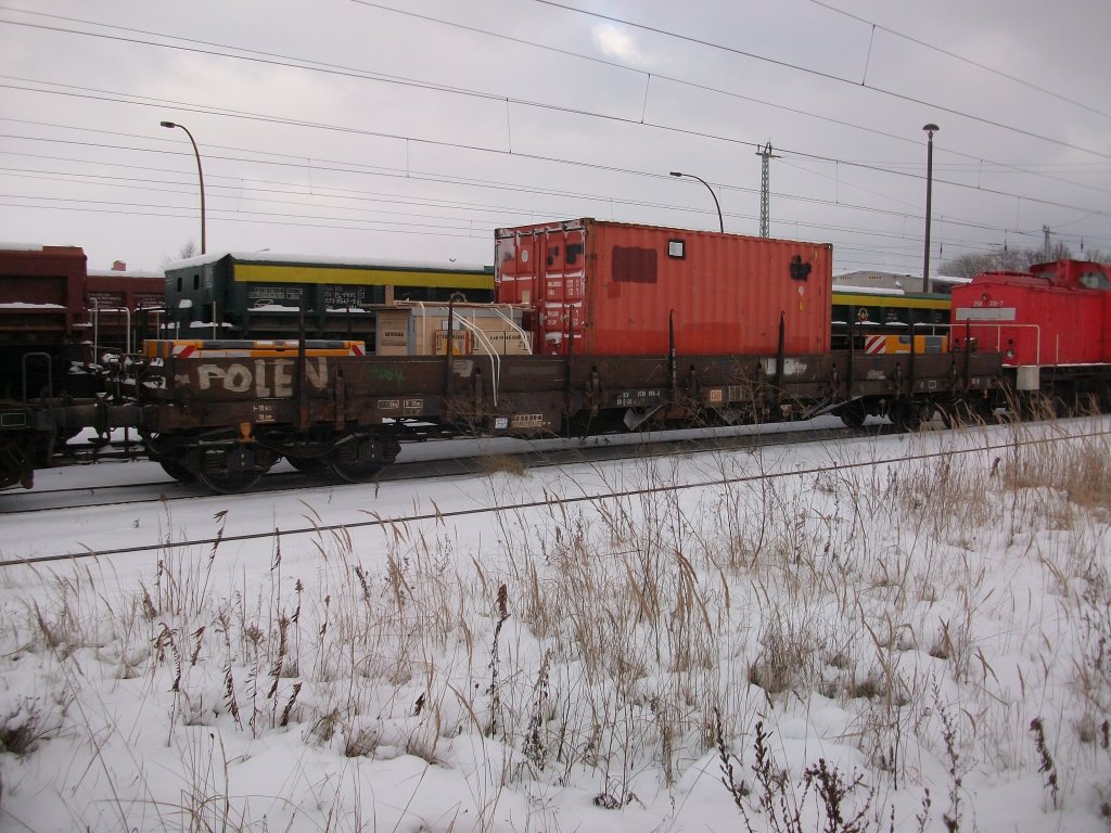 Container auf einem Rungenwagen am 01.Dezember 2010 in Bergen/Rgen.