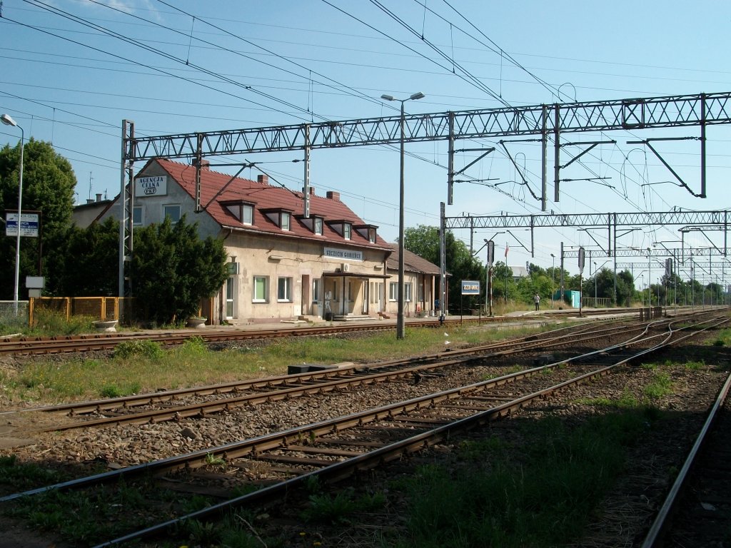 Das Bahnhofsgebude in Szczecin Gummience am 31.Juli 2010.