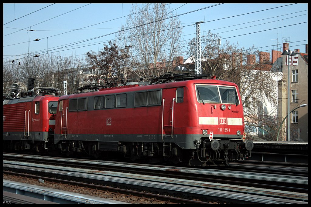DB 111 125-1 am Schluss von Pbz-D 1988 (Berlin Greifswalder Stra�e 18.03.2010)
