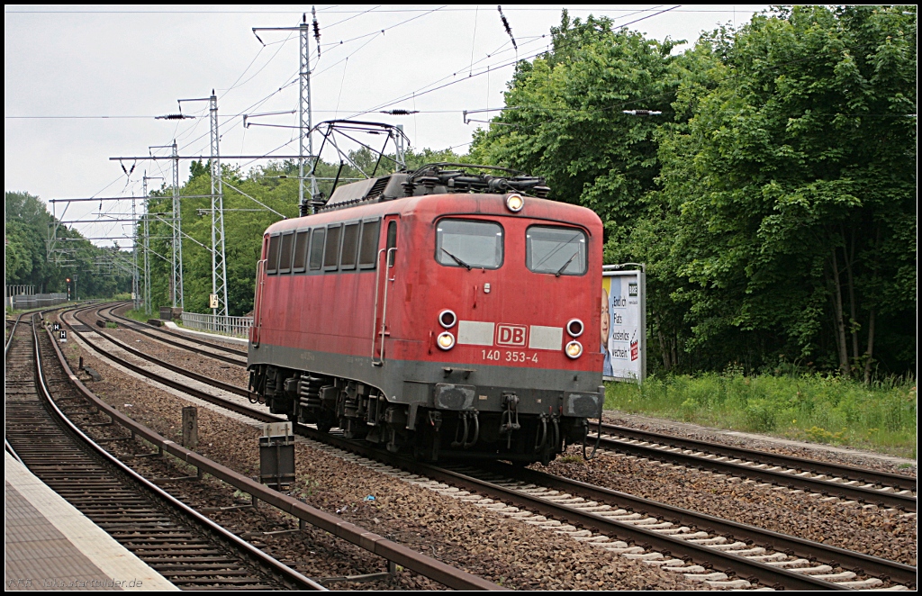 DB 140 353-4 solo unterwegs Richtung Berlin (gesehen Berlin Buch 02.06.2010)