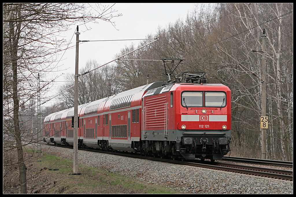 DB Regio 112 121 mit dem RE1 nach Eisenh�ttenstadt (Erkner 06.04.2010)