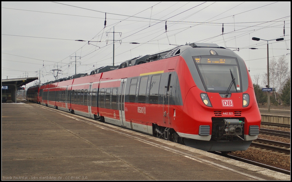 DB Regio 442 321 und 442 137 verlassen am 03.04.2012 den Bahnhof Berlin Sch�nefeld Flughafen als RE7 nach Dessau Hbf