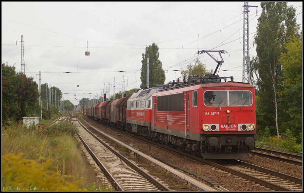 DB Schenker 155 017-7 mit einem gem. G�terzug sowie DBSRP 232 309-5 im Schlepp am 12.09.2012 bei der Vorbeifahrt Berlin-Karow
<br><br>
Update: 04/2015 in Rostock-Seehafen z; ++ 08.09.2015 in Opladen