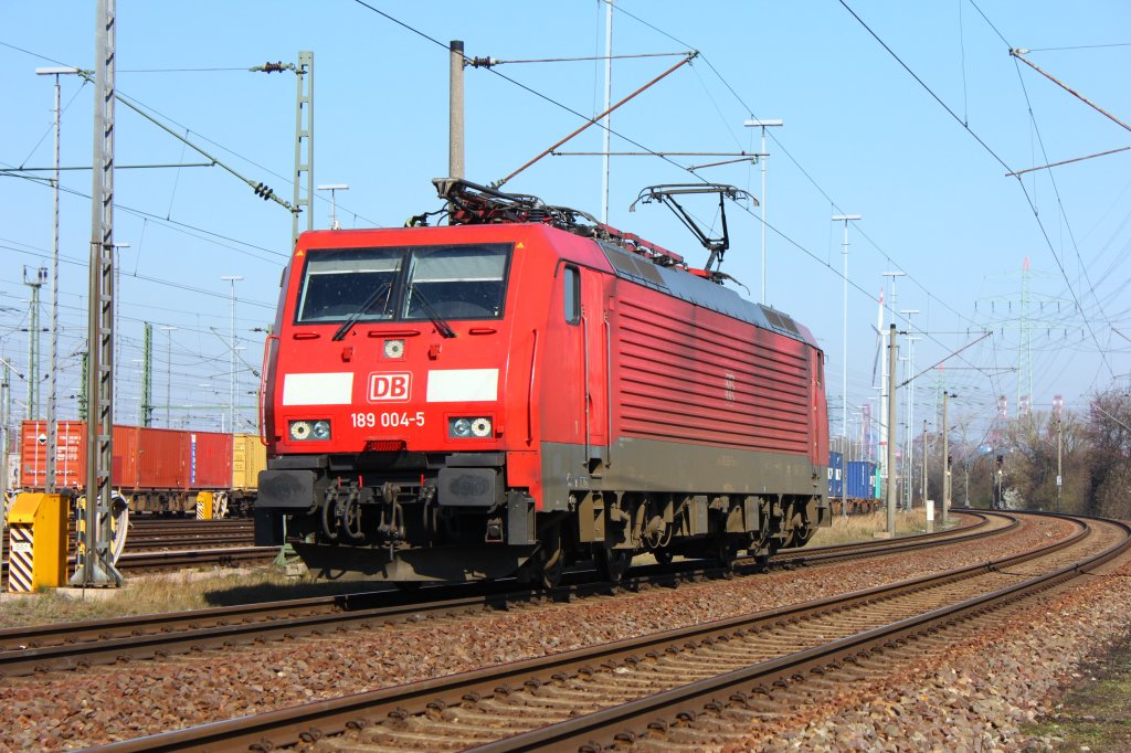 DB Schenker Rail 189 004-5 bei der Ausfahrt in Hamburg Waltershof (Rbf Alte Sderelbe)am 28.03.2012