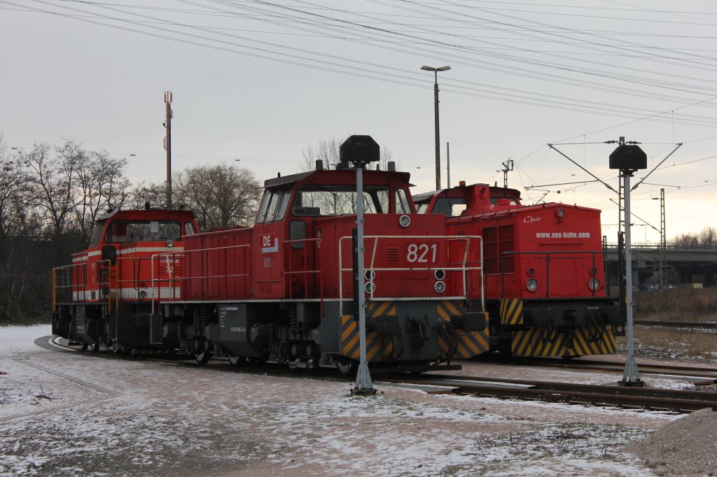 DE 821 und WLE 72 und SES 202 535 Stehen zusammen Abgestellt im Freihafen Hamburg Waltershof.