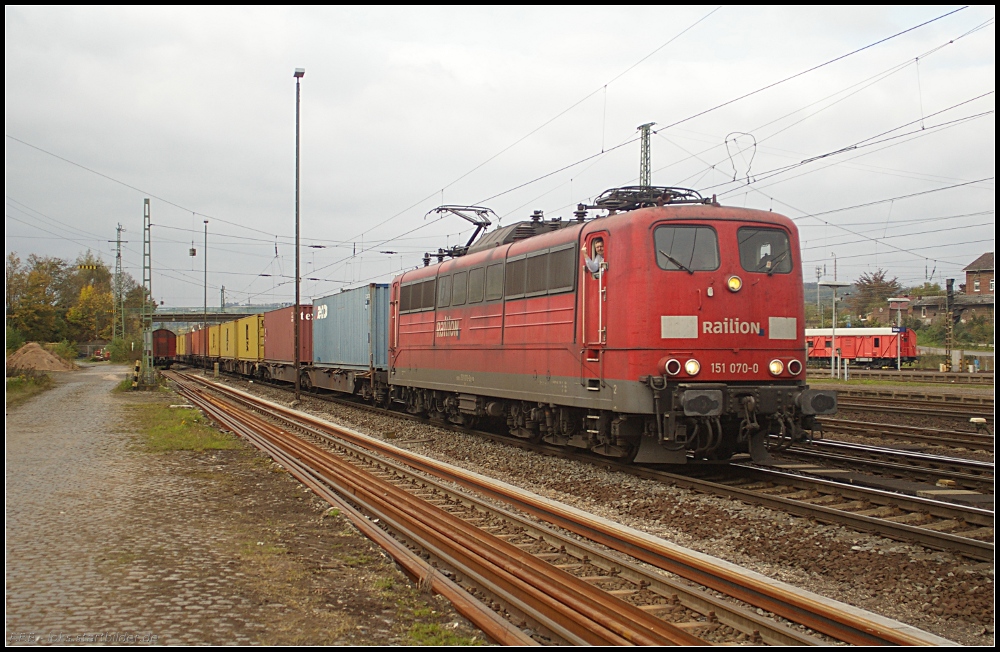 Der Tf von DB Schenker 151 070-0 war ziemlich frech, aber das war nur Spa� auf beiden Seiten (gesehen Bebra 14.10.2010)
<br><br>
Update: Mit Fristablauf in Bremen z