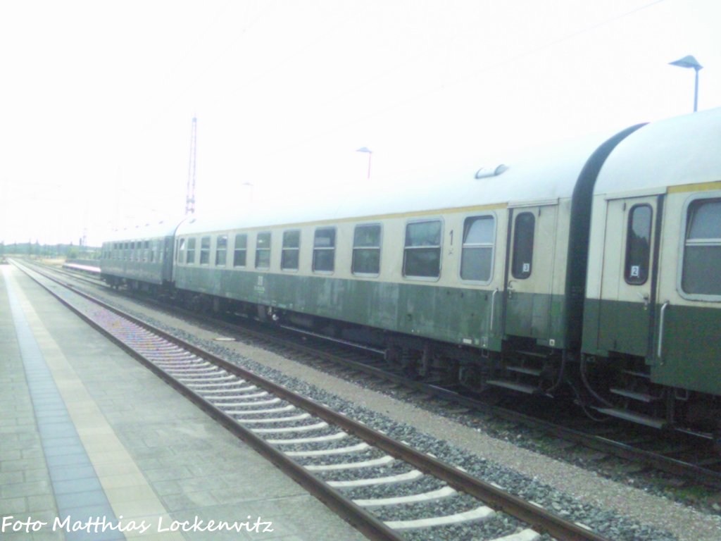 Die Letzten Wagen des Zuges / St�rtebeker-Zug am 30.6.12