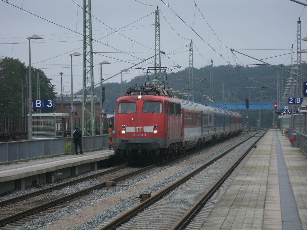 Die nchste 115 auf Rgen.Am 18.September 2011 war 115 293 schon ein paar Tage auf Rgen,als Sie mit dem EC 379 Binz-Brno in Bergen/Rgen hielt.