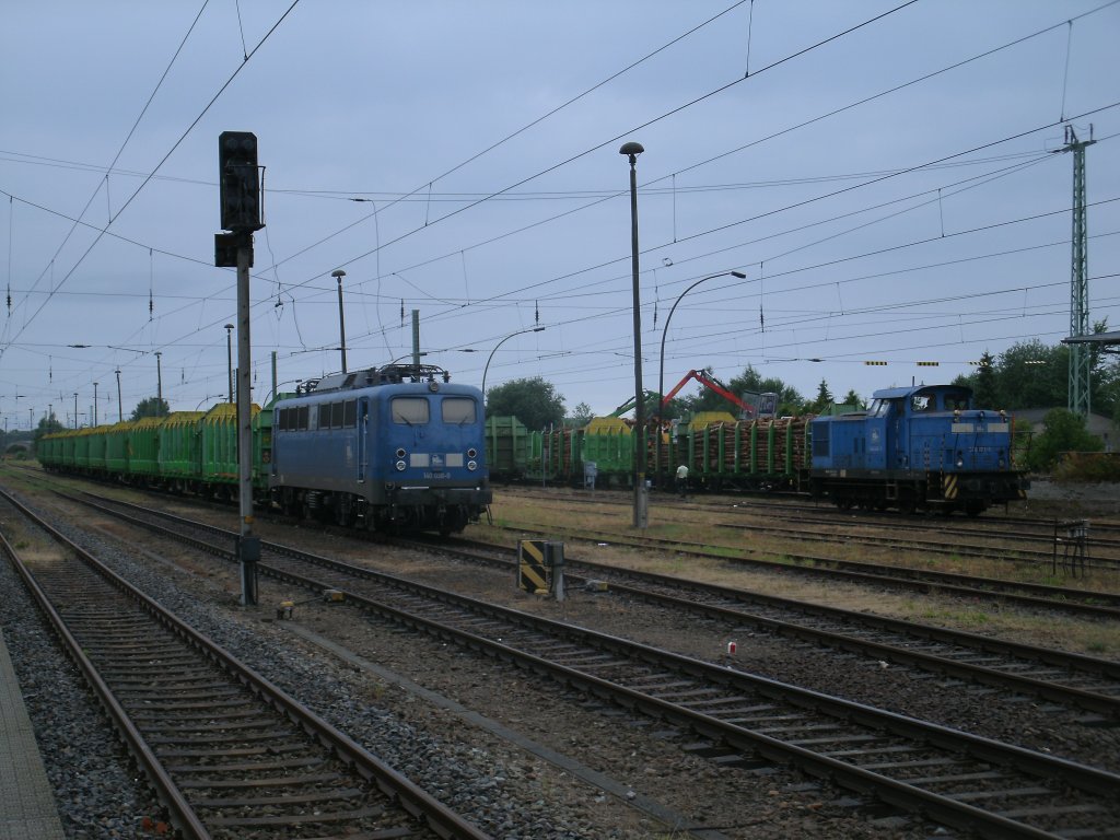 Die PRESS,am 30.Juli 2013,in Bergen/R�gen gleich im doppel.140 038 und die 346 020 hielten Pause.