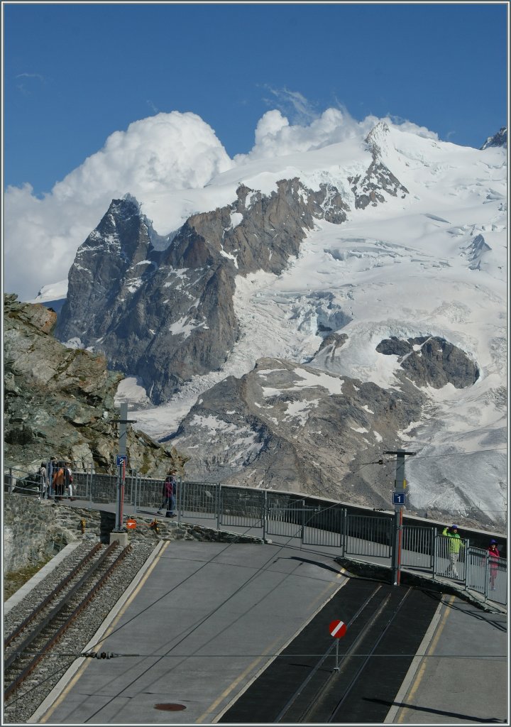 Dort wo die Gornergratbahn endet, begingt die grandiose Aussicht...
3. August 2012
