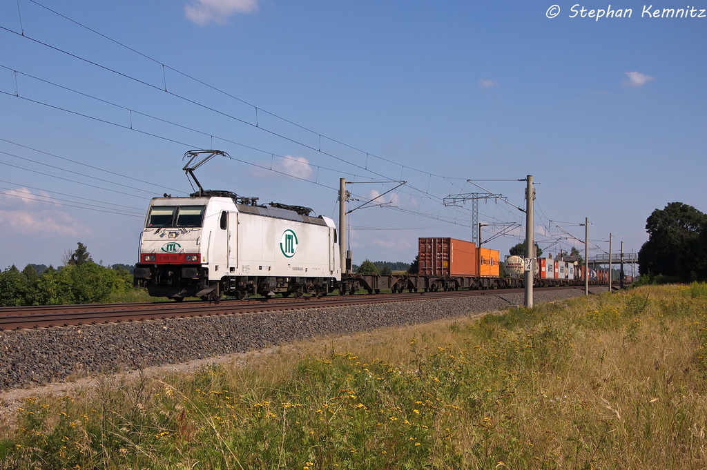 E 186 138 Macquarie European Rail fr ITL - Eisenbahngesellschaft mbH mit einem Containerzug in Vietznitz und fuhr in Richtung Wittenberge weiter. 05.08.2013