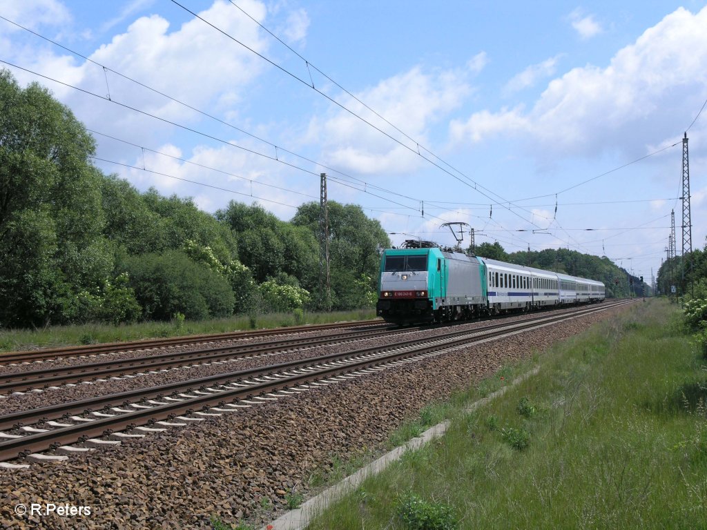 E186 241-6 zieht bei Briesen(Mark) den EC46 nach Berlin. 02.06.09