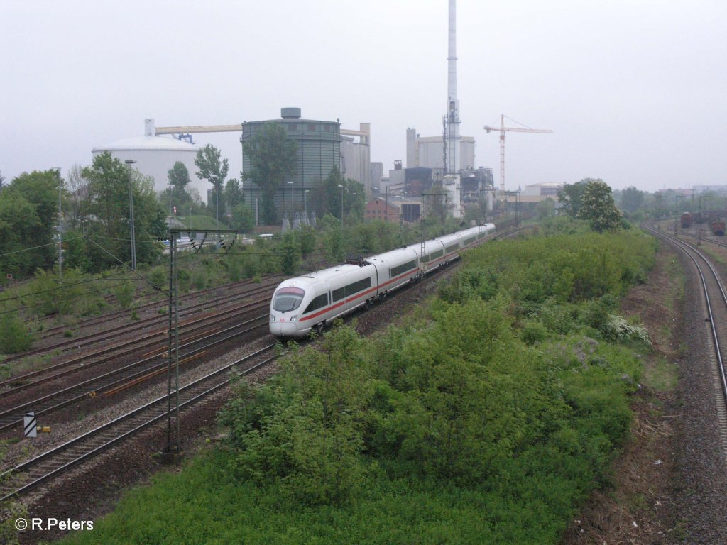 Ein 411er durchfhrt Regensburg auf den Weg nach Dortmund. 01.05.09