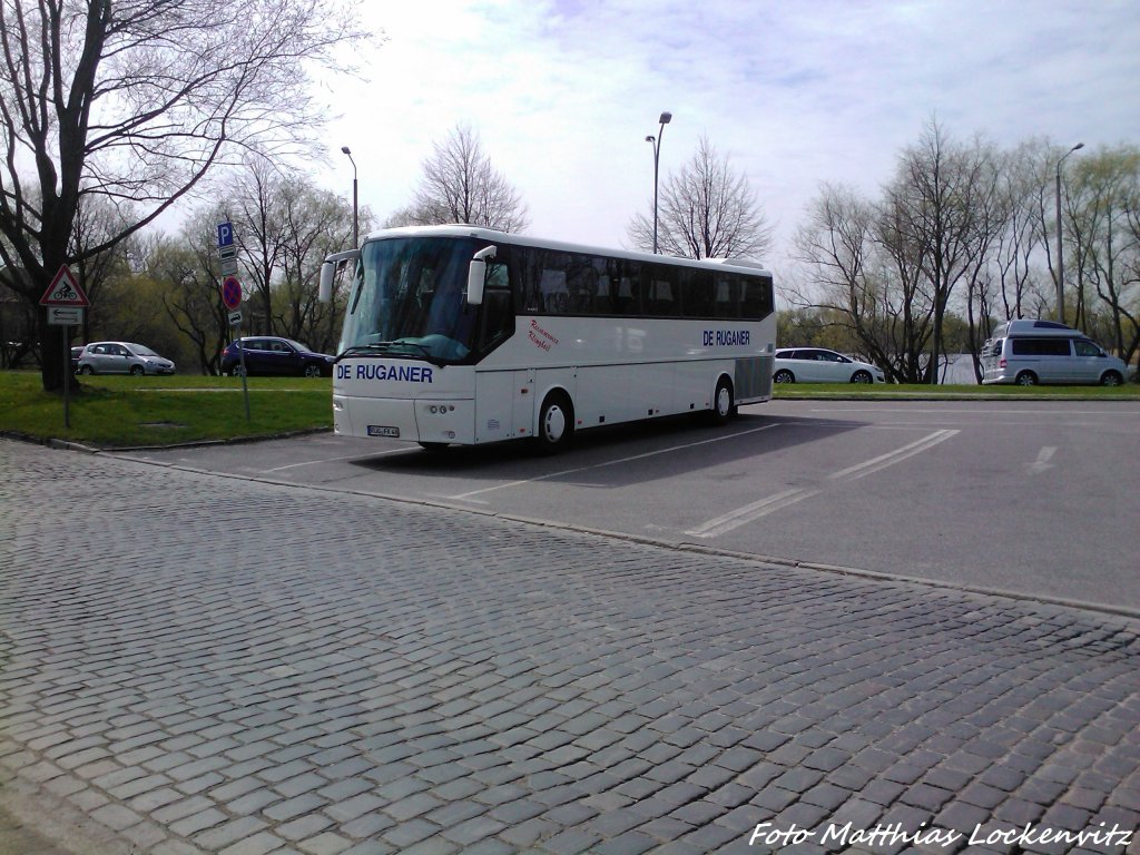ein Bus von DE R�GANER aufm Busbahnhof in Stralsund am 2.5.13