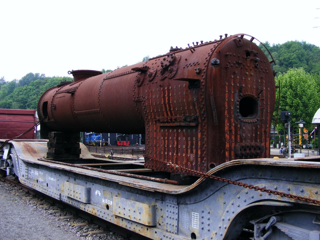 Ein Dampflok-Kessel steht am 25.05.2008 im Eisenbahnmuseum in Bochum-Dalhausen.