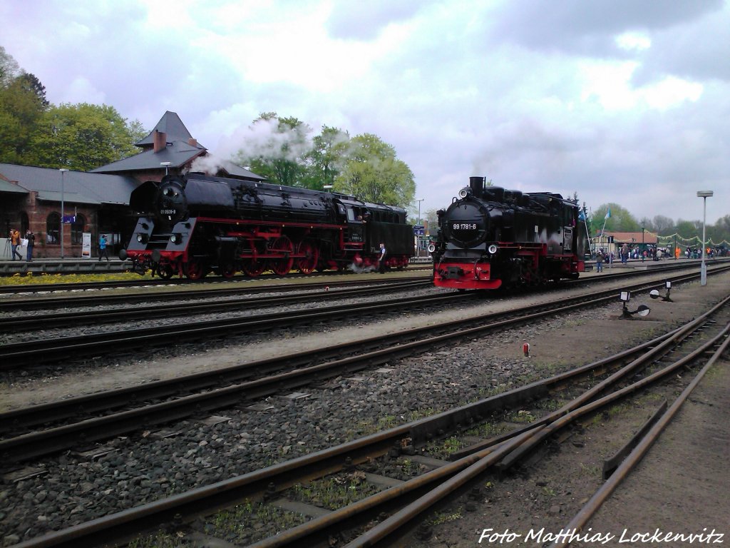 Ein Gro�es Highlight war das Gro�e & Kleine nebeneinanderstehen der Loks in Putbus am 11.5.13