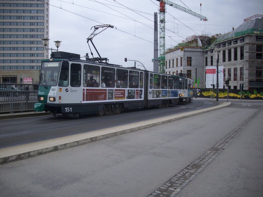 Eine �ltere Stra�enbahn in Potsdam.