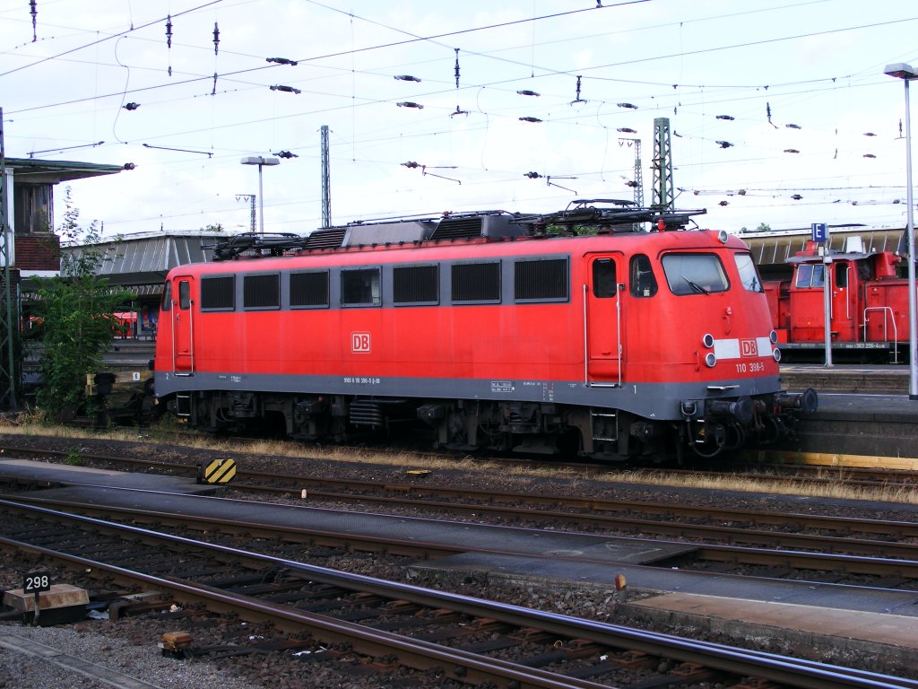 Eine DB 110 steht am 06.07.2010 im Hauptbahnhof vom Mnster.