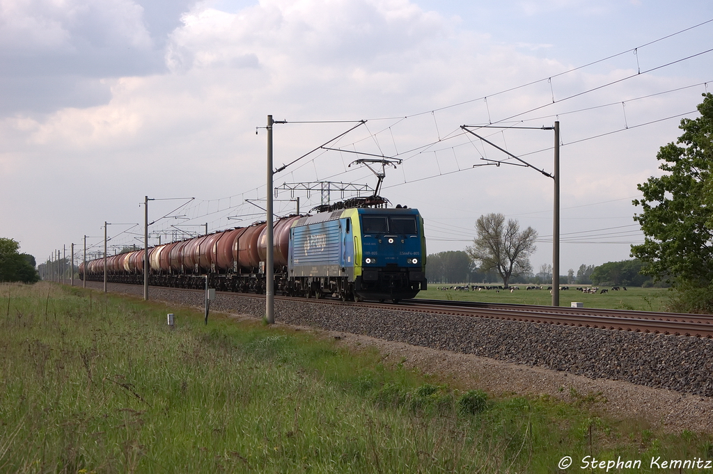 ES 64 F4 - 805 (189 805-5) MRCE Dispolok GmbH fr PKP Cargo  EU45-805  mit einem Kesselzug  Dieselkraftstoff oder Gasl oder Heizl (leicht)  in Vietznitz und fuhr in Richtung Nauen weiter. 17.05.2013