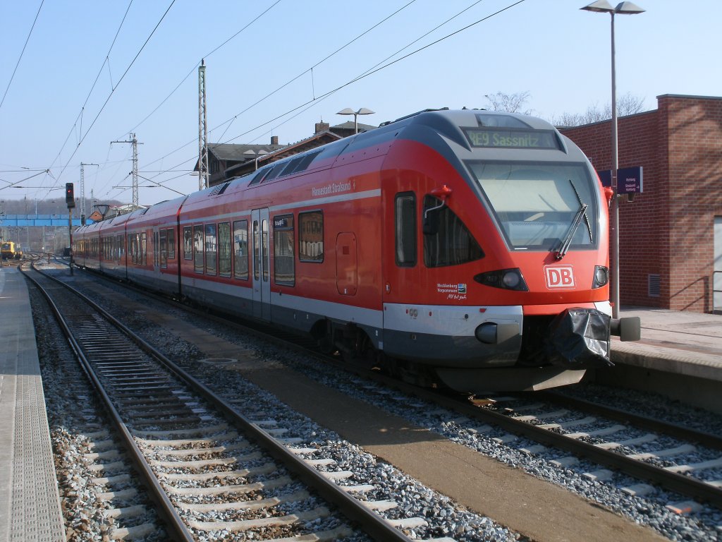  Hansestadt Stralsund  429 028 kam am 01.Mrz 2011 von Rostock nach Bergen/Rgen und fuhr weiter nach Sassnitz.