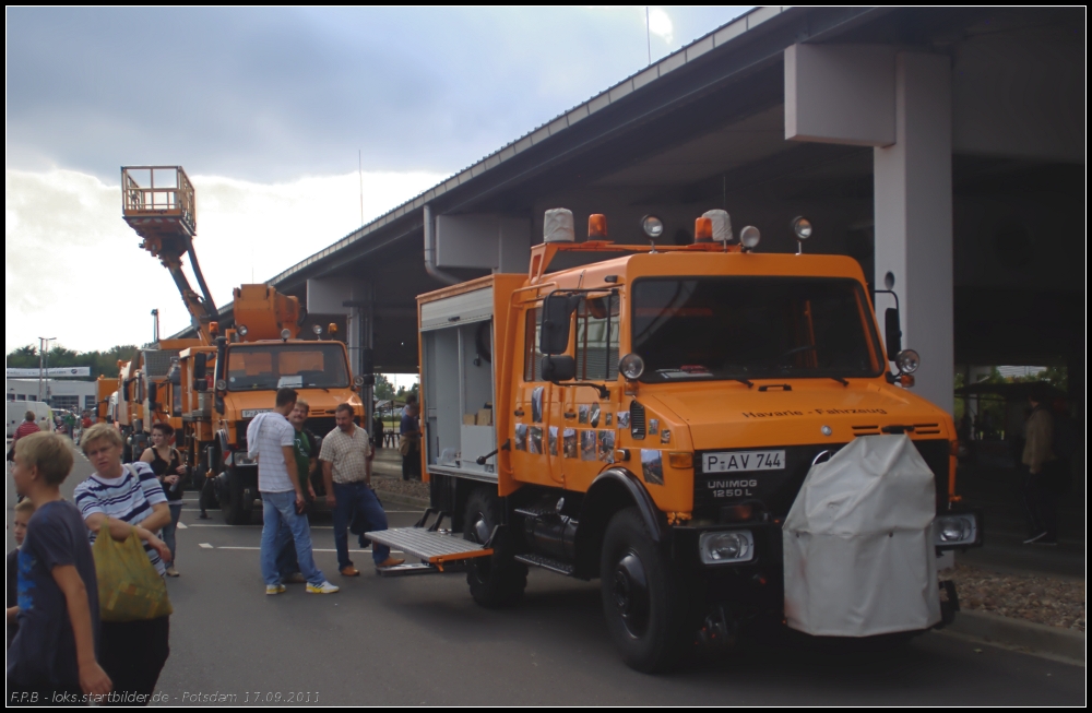 Havarie-Fahrzeug der ViP vom Typ Mercedes Unimog 1250L (gesehen Tag der offenen T�r ViP-Betriebshof Potsdam 17.09.2011)