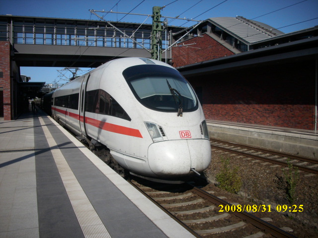 ICE 411 001 nach M�nchen am 31.August 2008 in Berlin Gesundbrunnen.