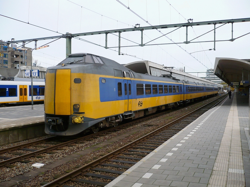 ICM-IV Nummer 4242 Rotterdam Centraal Station 03-11-2010.