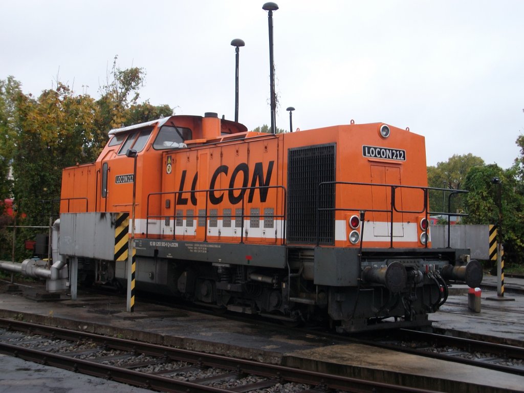 In der Einsatzstelle Berlin Lichtenberg trifft man hufig das Unternehmen LOCON,so auch am 16.Oktober 2010 als ich die Lok 212 dort antraf.