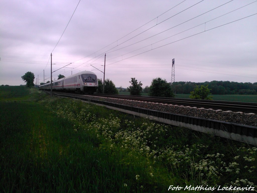 InterCity it einer Br 101er am Ende kurz vorm Einfahrtssignal Bergen auf R�gen am 31.5.13