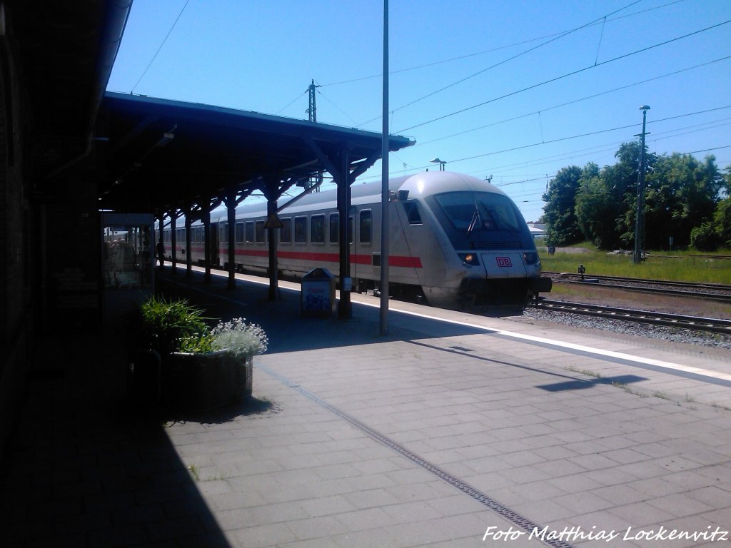 InterCity mit der 101 041-2 im Bahnhof Bergen auf R�gen am 7.6.13