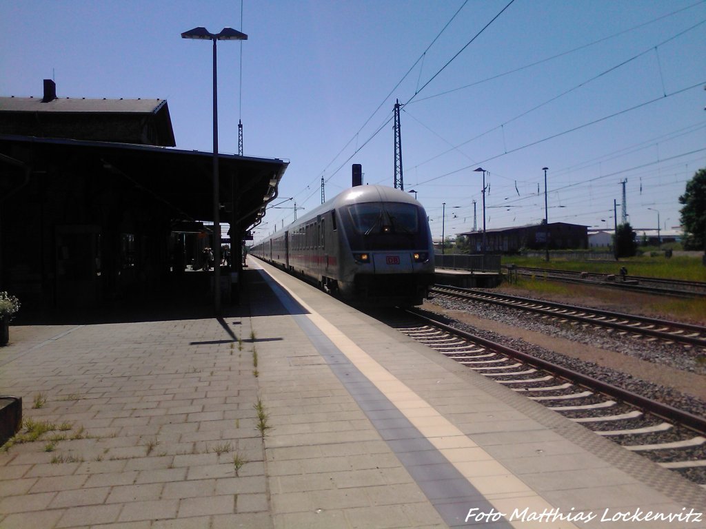 InterCity mit der 101 041-2 im Bahnhof Bergen auf R�gen am 7.6.13