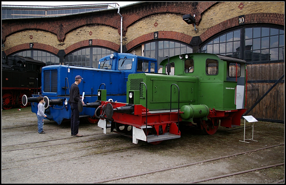 K CDL 28 und dahinter V 15 1001 im Auendepot Zwickauer Strae zeigen sich beim 3. Dresdner Dampfloktreffen den Besuchern (gesehen 02.04.2011)