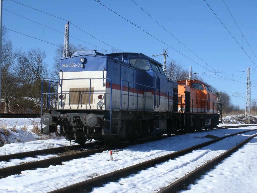 LOCON 203 559-0 und ebenfalls von LOCON-216,am 03.Mrz 2013,in Klementelvitz.