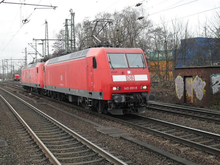 Lokzug bei der Durchfahrt im Bahnhof Hamburg-Harburg am 13.03.10