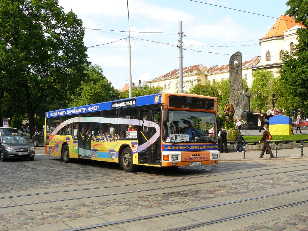 MAN NL 202 Prospekt Svobody, Lviv 24-05-2012.